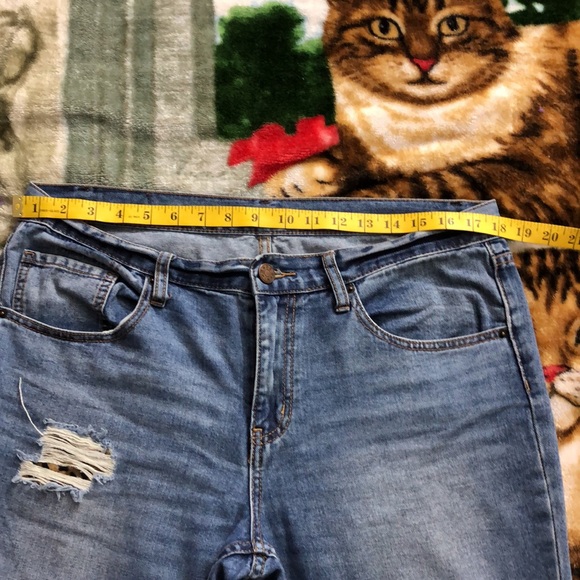 BDG jeans. Absolutely gorgeous and comfortable. Size 30 W. measurements on pics - Picture 6 of 17